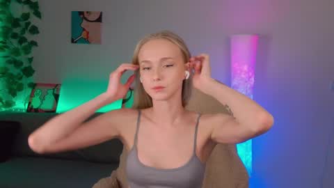 Jessica online show from March 2, 7:45 pm