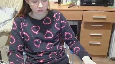 jessicaholland1 online show from May 3, 7:20 pm