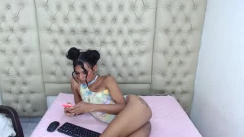 jessicahott01 online show from October 15, 11:59 pm