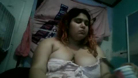 Snapshot of jessicarabbits4 chatting on February 9, 12:28 am dovedianna online show from February 9, 12:28 am