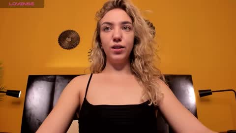 Snapshot of jessie_curlyy chatting on September 11, 3:08 am Jessie online show from September 11, 3:08 am