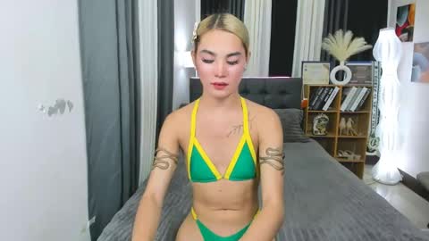 Your naughty Jessie online show from May 16, 10:36 am