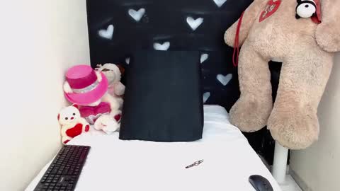Snapshot of jessiedugalxxx chatting on February 12, 4:01 am Jessie Big Boobs online show from February 12, 4:01 am