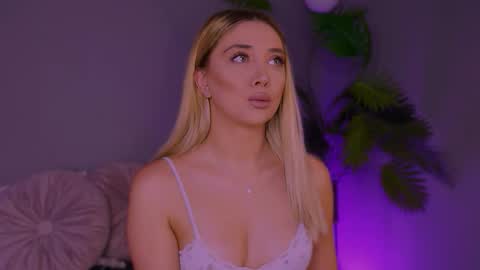 jessiellle online show from November 10, 11:02 am