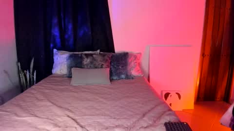 Snapshot of jessiicarabbit chatting on March 12, 7:35 am Jessica online show from March 12, 7:35 am