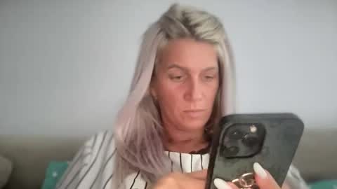 Snapshot of jessye_vega chatting on September 15, 10:39 am Jessye online show from September 15, 10:39 am