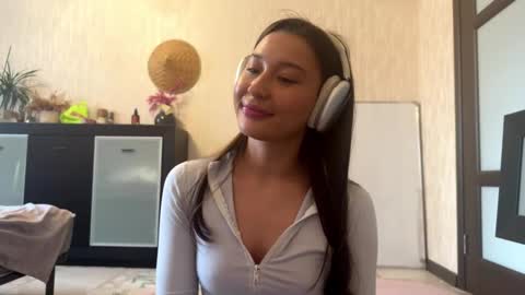 Lynn online show from November 2, 8:36 am