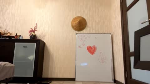 Lynn online show from October 18, 8:29 am