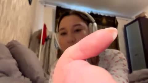 Lynn online show from October 19, 8:30 am