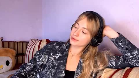 Snapshot of jettafrancis chatting on September 11, 9:10 am Kodi online show from September 11, 9:10 am
