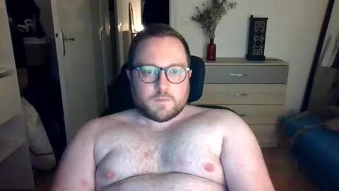 jeuneloup92 online show from January 14, 5:43 pm