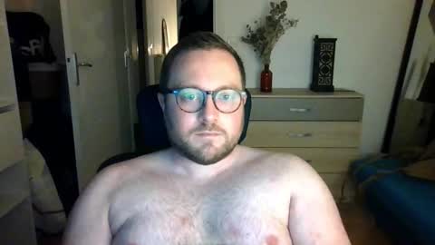 jeuneloup92 online show from January 12, 5:31 pm