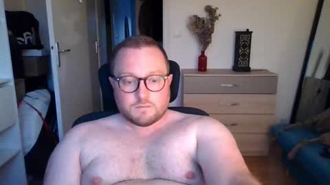 jeuneloup92 online show from September 24, 6:14 pm