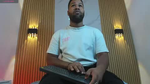 jeus_stanley online show from May 6, 3:56 am