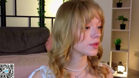 Gwen online show from March 5, 8:18 pm