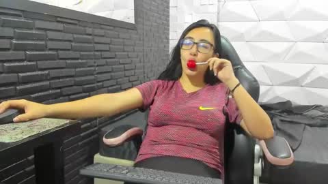 Queen online show from March 3, 7:28 pm