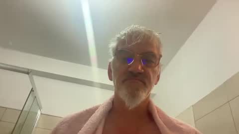 jewlronny online show from December 4, 5:40 am