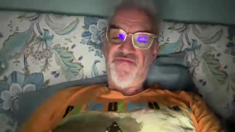 Snapshot of jewlronny chatting on January 15, 7:37 am jewlronny online show from January 15, 7:37 am