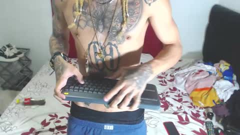 Snapshot of jeykob_23 chatting on February 4, 12:40 am JEYKOB online show from February 4, 12:40 am