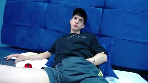 Jheampiero online show from October 16, 2:28 pm