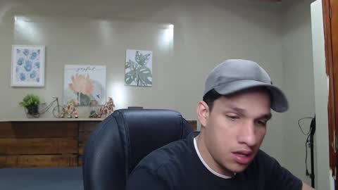 Snapshot of jheidertwink chatting on September 13, 12:40 pm Jheider R. online show from September 13, 12:40 pm