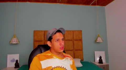 Snapshot of jheidertwink chatting on September 15, 1:01 pm Jheider R. online show from September 15, 1:01 pm