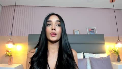 Jhoana  online show from February 3, 7:00 pm
