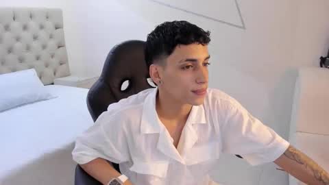 jhoanleandro online show from January 14, 4:53 am