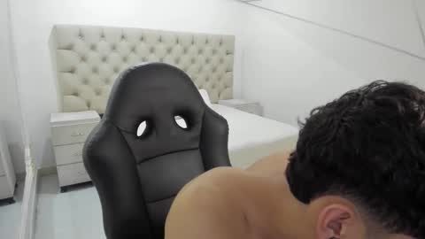 jhoanleandro online show from October 22, 5:32 am