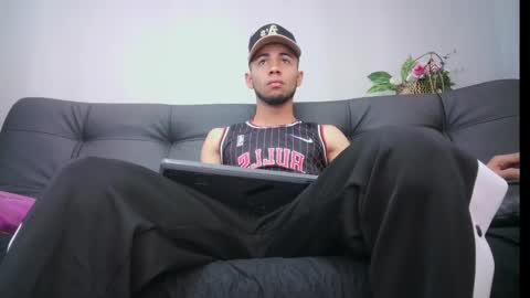 Snapshot of jhon_malo chatting on January 27, 9:23 am jhon_malo online show from January 27, 9:23 am