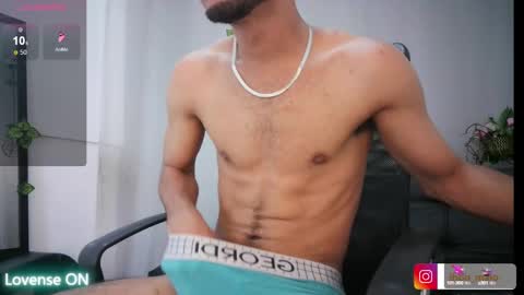 Snapshot of jhon_malo chatting on February 17, 11:33 pm jhon_malo online show from February 17, 11:33 pm