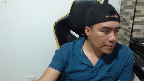 jhonatan_morales online show from October 10, 12:49 am