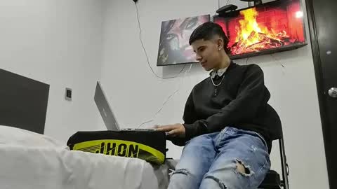 jhon online show from February 2, 3:32 am