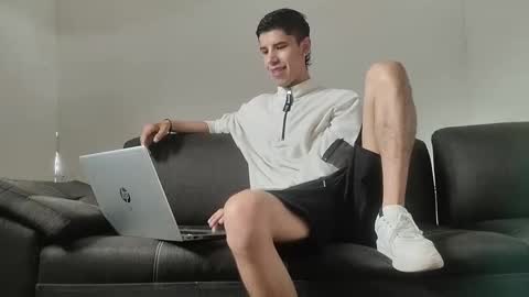 jhon online show from December 11, 3:58 pm