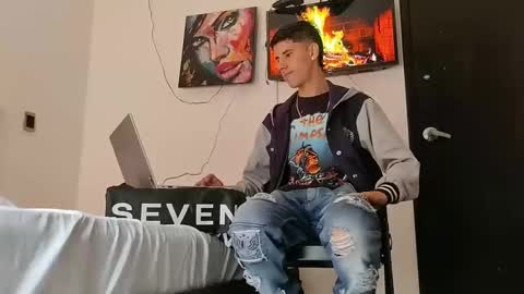 jhon online show from February 6, 3:52 pm