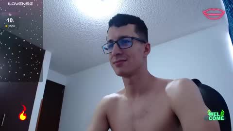 Snapshot of jhonny_hot_s chatting on March 9, 8:21 pm Jhonny independent model online show from March 9, 8:21 pm