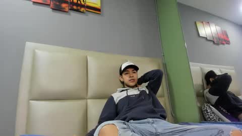 Jhonny online show from October 18, 1:37 pm