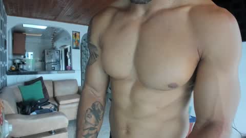 Snapshot of jhonnyxxfitnexx chatting on March 5, 7:49 pm jh online show from March 5, 7:49 pm