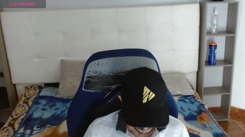 Snapshot of jhontorres018 chatting on October 24, 12:33 am jhontorres018 online show from October 24, 12:33 am