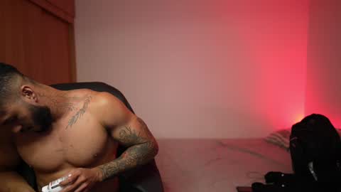   IG jhony serna  IG Personal jonathanserna88 online show from December 25, 6:20 am