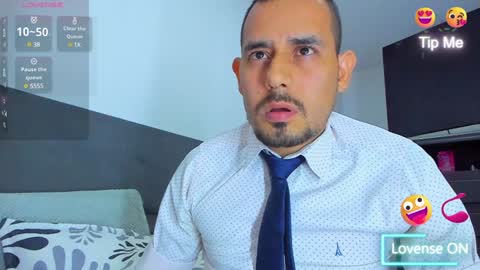 Snapshot of jhonyalzate chatting on January 28, 12:26 am Jhony Alzate online show from January 28, 12:26 am