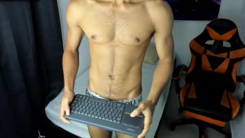 Snapshot of jhosep_hamilton chatting on September 12, 7:38 pm jhosep_hamilton online show from September 12, 7:38 pm