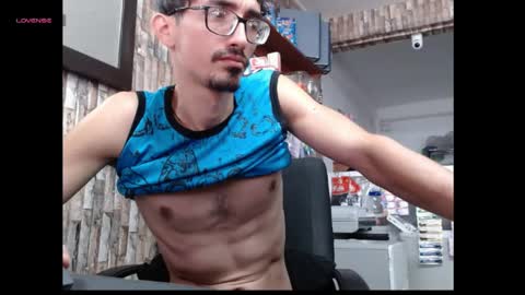 jhosuamoore2 online show from May 31, 1:10 pm
