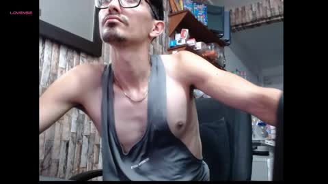 jhosuamoore2 online show from May 23, 9:55 pm