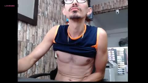 jhosuamoore2 online show from May 30, 1:09 pm