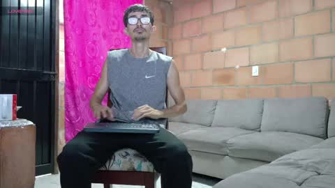 jhosuamoore2 online show from May 26, 12:22 pm