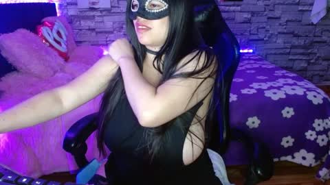 Jhulia online show from April 11, 6:45 pm