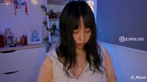Snapshot of ji_hyun chatting on December 12, 5:52 am Ji online show from December 12, 5:52 am