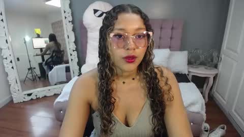 Snapshot of jimena_bell chatting on September 21, 1:26 pm Jimena online show from September 21, 1:26 pm