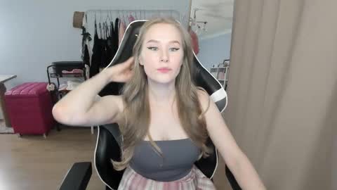 Snapshot of jimmy_and_amy chatting on October 9, 2:33 pm Amy next stream on Wednesday Thursday Friday Saturday and Sunday at 16 pm GMT3 online show from October 9, 2:33 pm